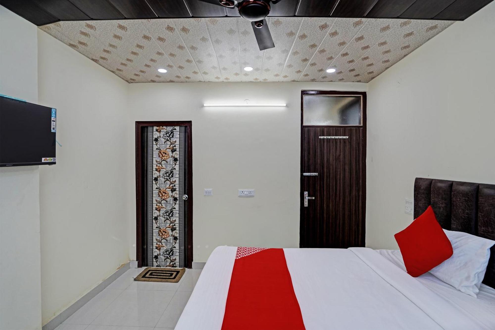 Oyo Flagship Evergreen Tower Hotel Ghaziabad Exteriör bild